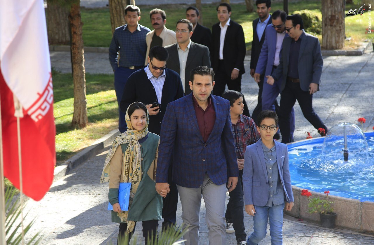 علی بهرامی در انتخابات مجلس ثبت نام کرد