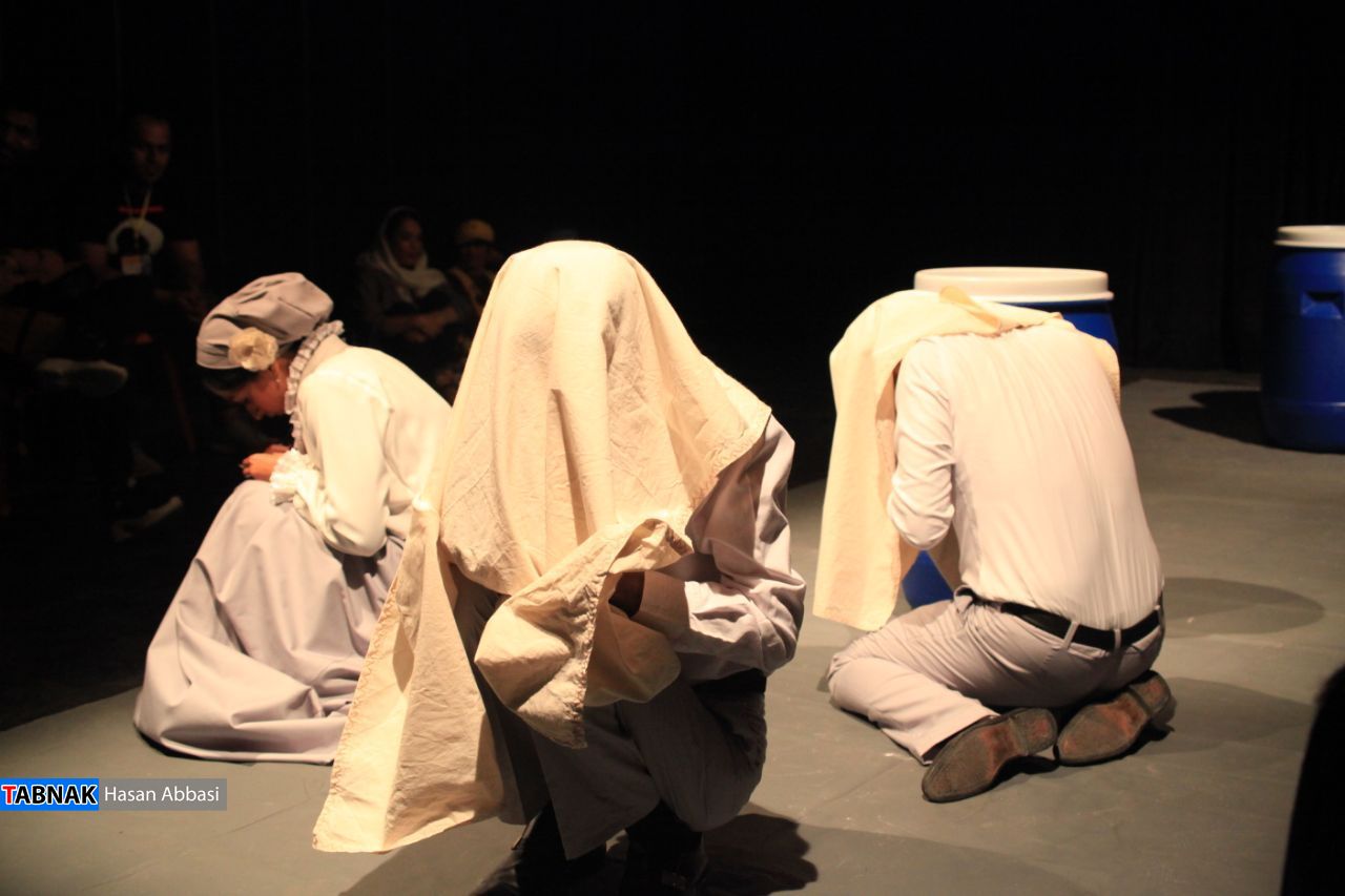 گزارش تصویری از نمایش تئاتر &laquo;بر پهنه دریا&raquo;