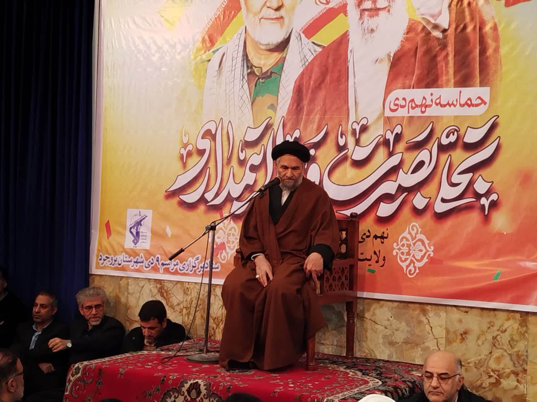 سکوت خواص؛ یکی از عوامل شکلگیری فتنه ۸۸ سکوت خواص؛ یکی از عوامل شکلگیری فتنه ۸۸