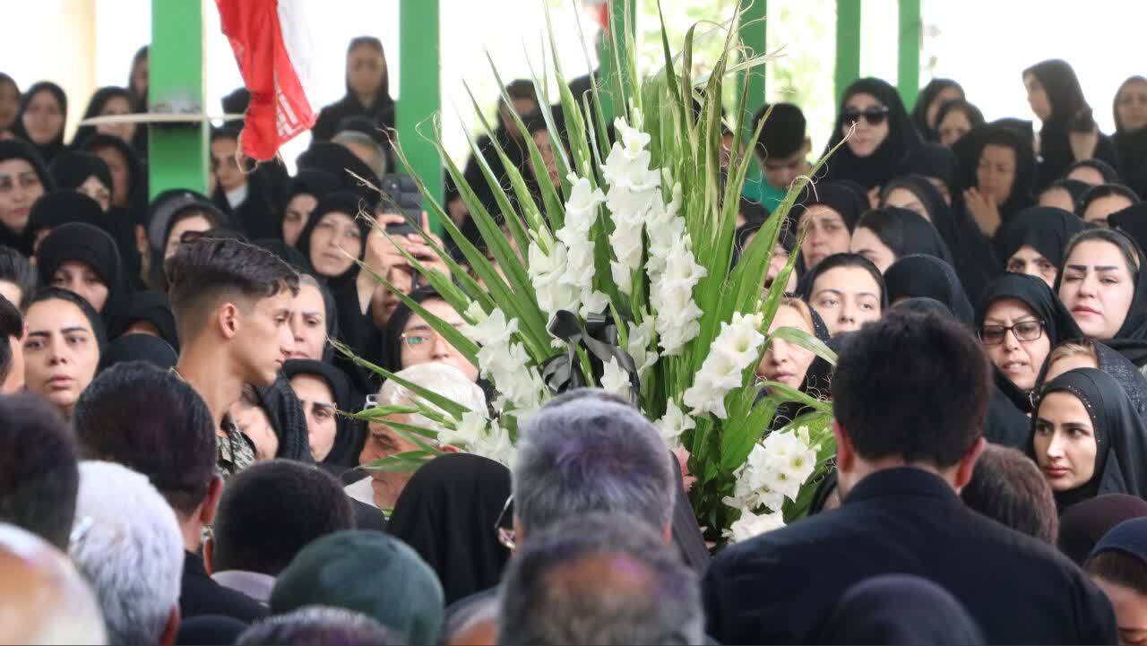 تشییع با شکوه شهید «سید امیرحسین خادمی» در نظرآباد تشییع با شکوه شهید «سید امیرحسین خادمی» در نظرآباد