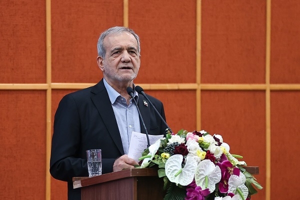 پزشکیان: حقیقت براساس ظاهر و قالب‌ها تعیین نمی‌شود؛ معیار، شواهد علمی است