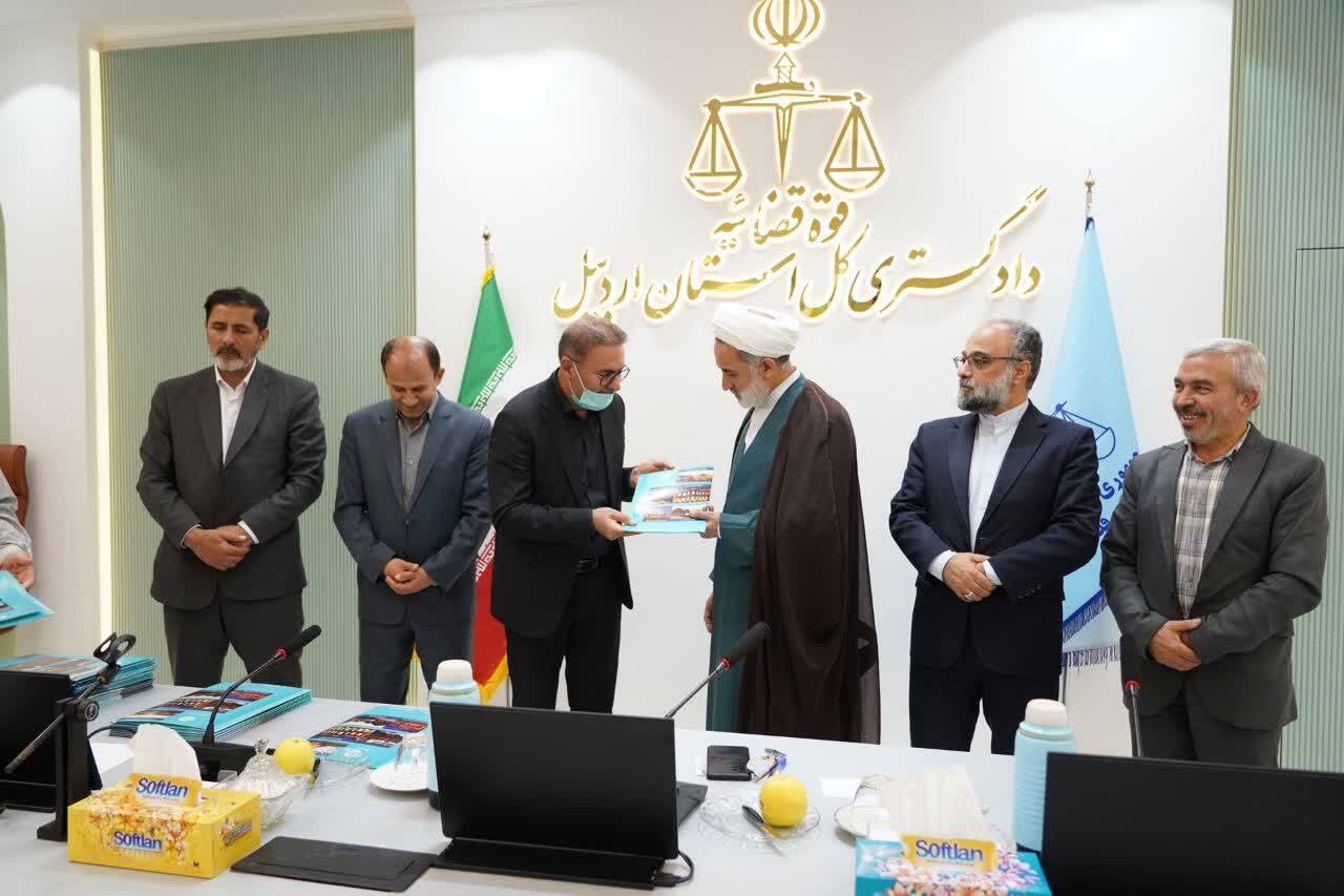 از عوامل پیشگیری از تخلفات شهری اردبیل تجلیل شد از عوامل پیشگیری از تخلفات شهری اردبیل تجلیل شد